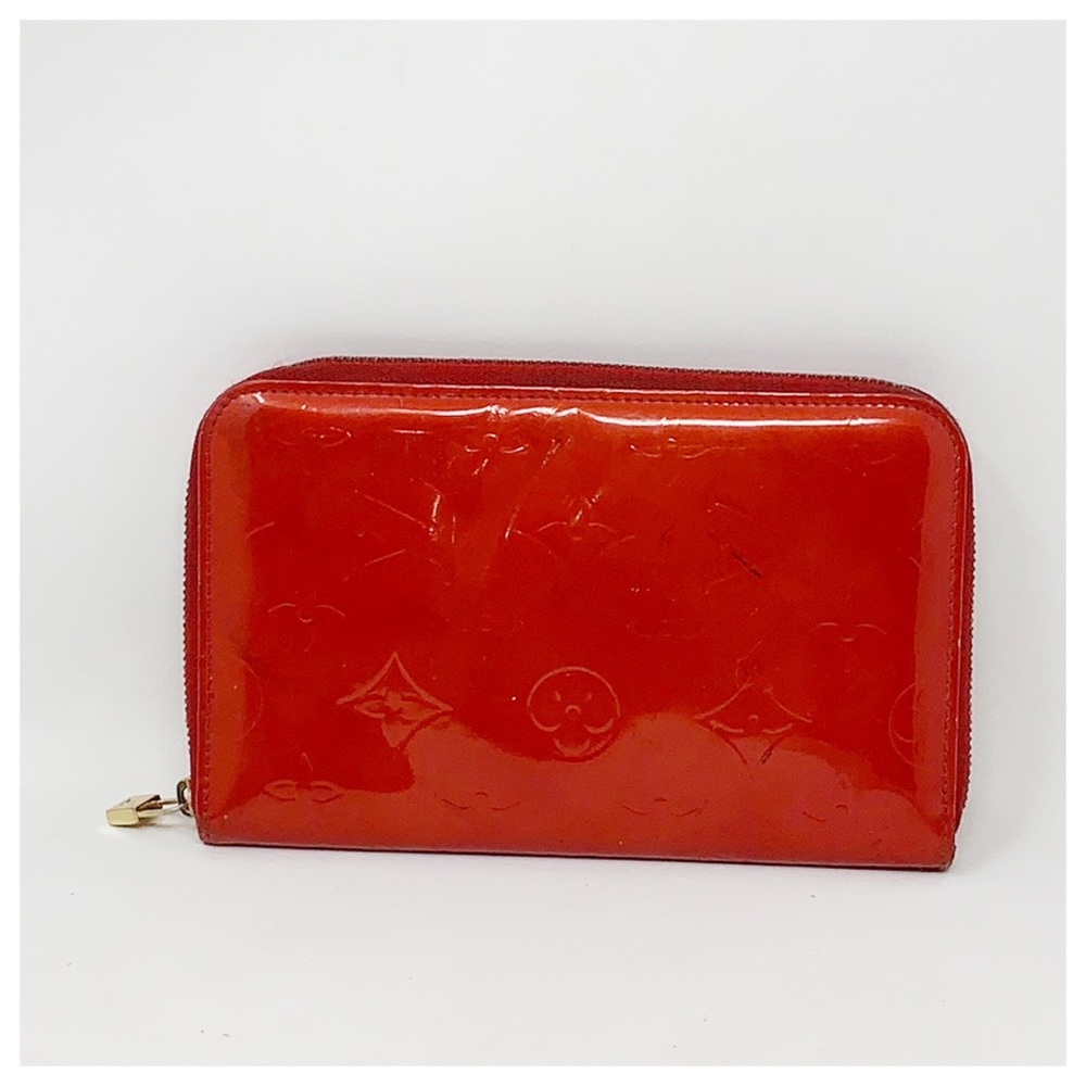 Authentic Louis Vuitton Vernis Around Wallet